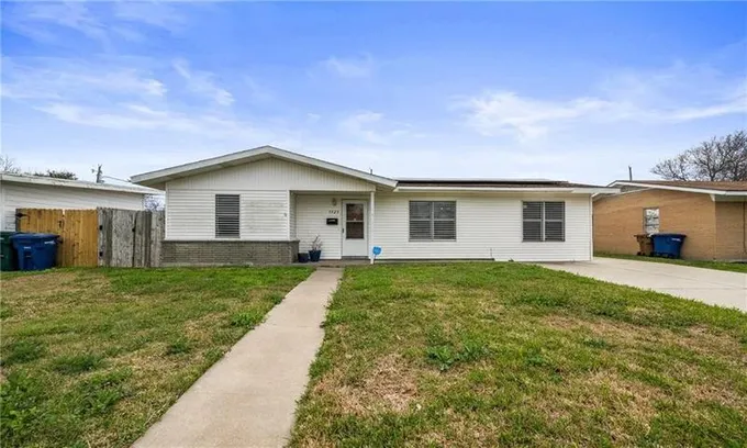 5929 Lucille Dr, Corpus Christi, TX 78412 for Sale