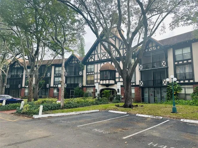 3730 Inverrary Drive, Unit 2P, Lauderhill, FL 33319 for Sale