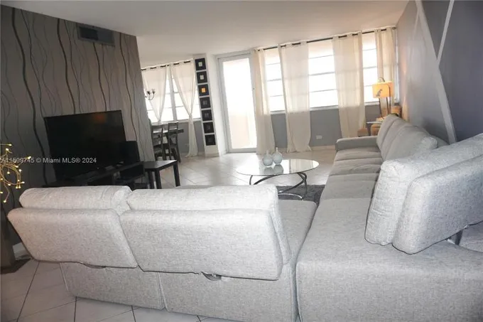 250 174th Street, Unit 2307, Sunny Isles Beach, FL 33160 for Sale
