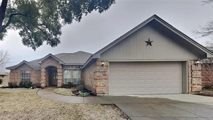 7040 Buenos Aires Dr, North Richland Hills, TX 76180 for Sale