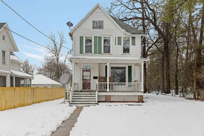 1320 W Stephenson, FREEPORT, IL 61032  621751678 for Sale