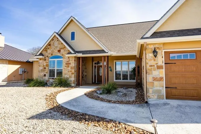 1913 Summit Ridge Dr, Kerrville, TX 78028 for Sale