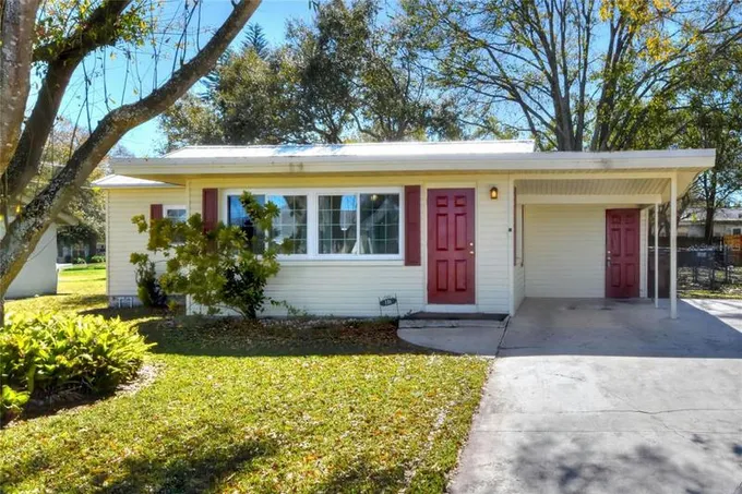 116 NW 10TH DR, MULBERRY, FL 33860 Single Family Residence For Sale  MLS# L4942454
