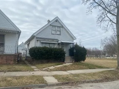 S 9th St for Sale