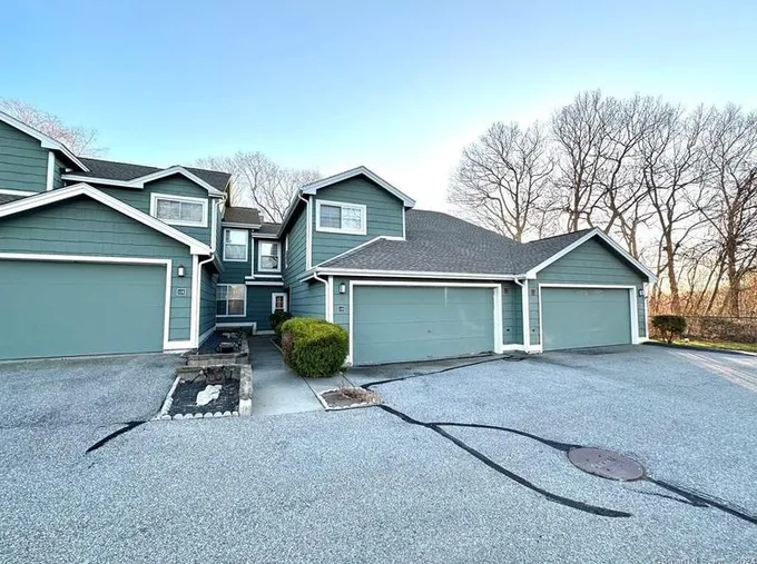 118 Spyglass Cir #118, Groton, CT 06340 - MLS 170621052 for Sale