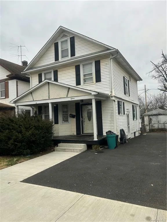 15 LINCOLN TER, Newburgh, NY 12550 Single Family Residence For Sale  MLS# H6287527 for Rent