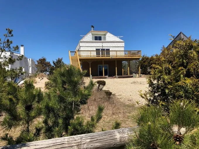 9 Shore Road, Amagansett, NY 11930 for Sale