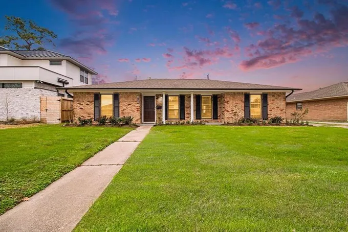 6738 Kury Ln, Houston, TX 77008 for Sale