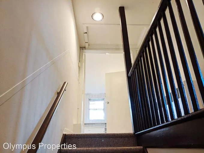 127 S Clark St for Sale