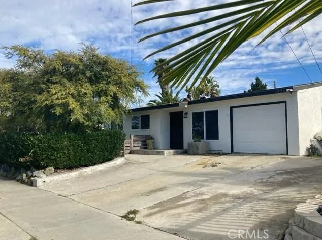 1434 Santa Rosa St, Oceanside, CA 92058 - MLS SW24025443 for Sale