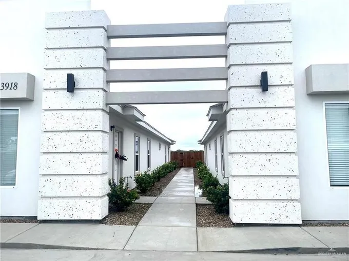 3918 Las Vistas Lane, Weslaco, TX 78596 for Sale