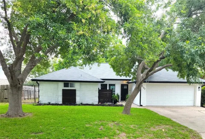 3107 Crystal Circle, Taylor, TX 76574 for Sale