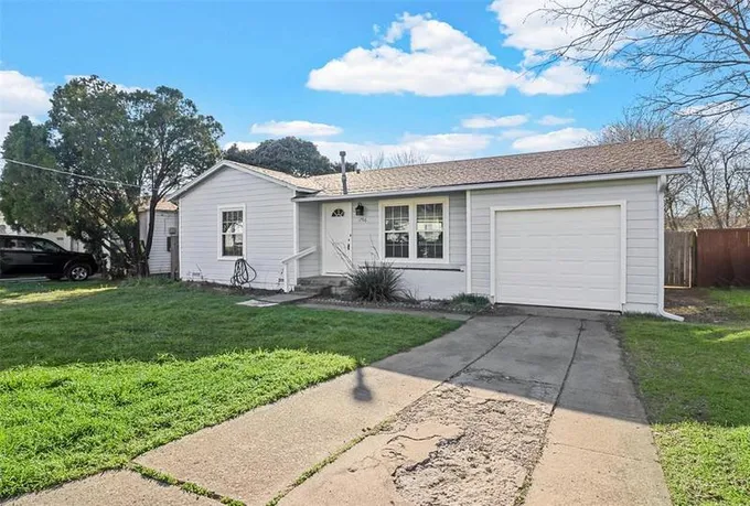1706 Westwood Dr, Denton, TX 76205 for Sale