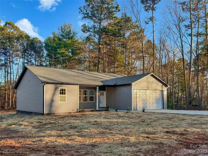 2926 19th Street Northeast, Hickory, NC 28601 for Sale