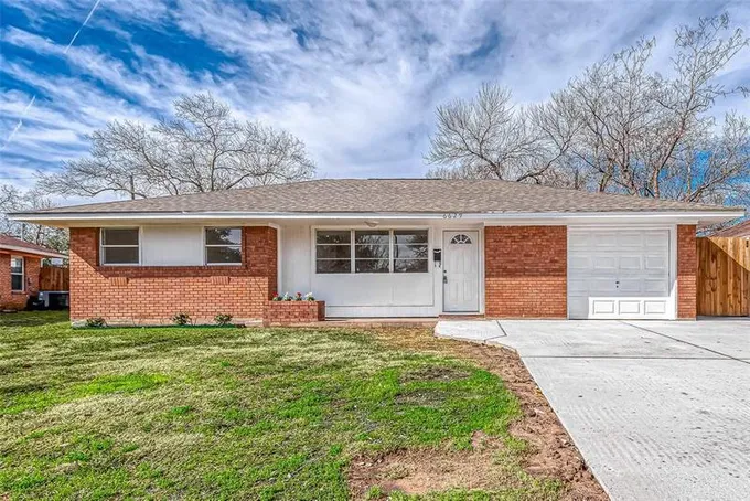 6629 Jason St, Houston, TX 77074 for Sale