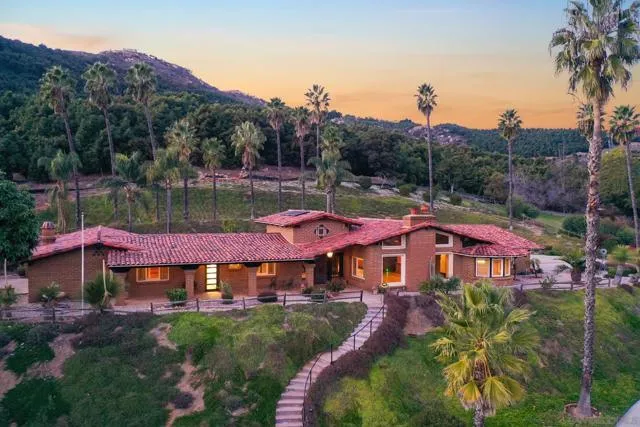 1951 Cloverdale Rd, Escondido CA 92027 for Sale