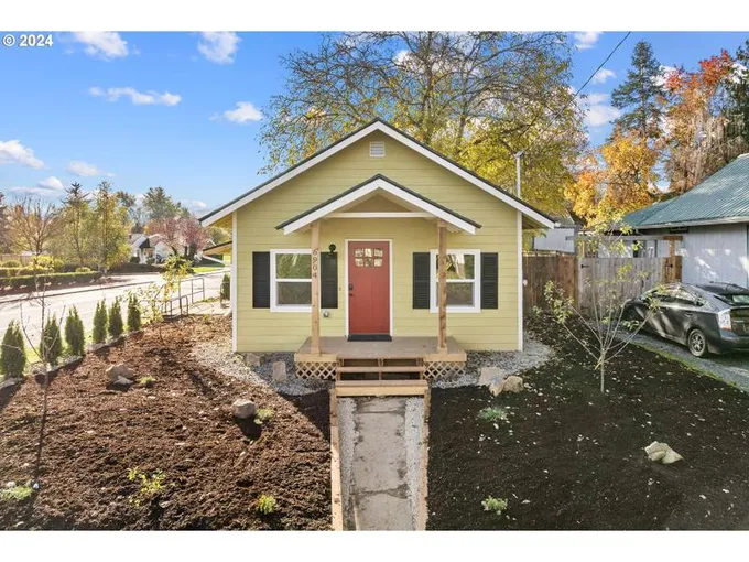 6904 N IVANHOE ST, Portland OR 97203 for Sale
