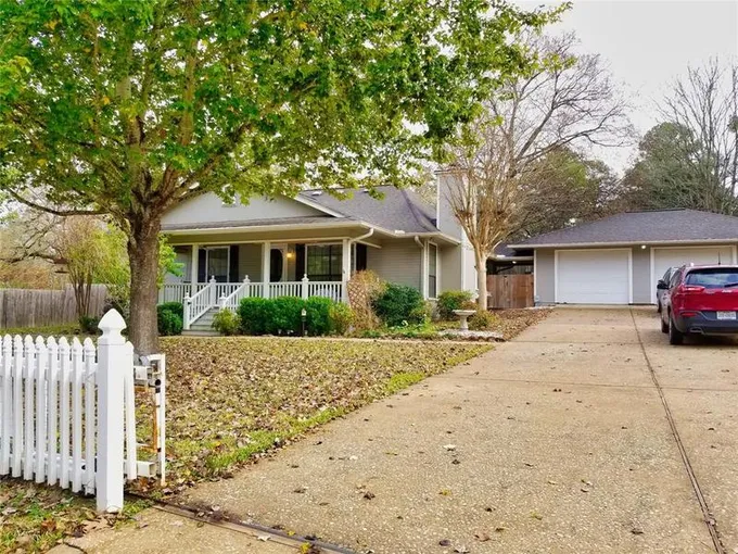14 Mars Drive, Riverside, TX 77367 for Sale