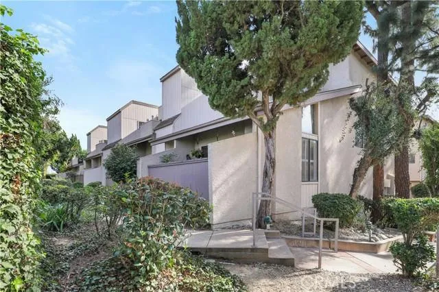 15165 MAGNOLIA BLVD UNIT F, Sherman Oaks, CA 91403 Condo/Townhouse For Sale  MLS# BB24021894
