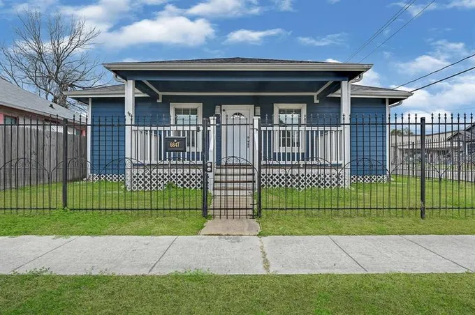 6647 Avenue J, Houston, TX 77011 for Sale