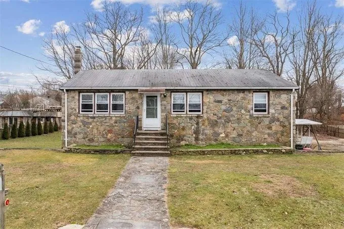 12 Patterson Avenue, Warren, RI 02885  622603084 for Sale