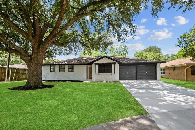 11914 Renwick Dr, Houston, TX 77035 for Sale