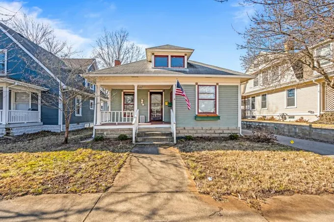 1632 LAFAYETTE AVE, Columbus, IN 47201 Single Family Residence For Sale  MLS# 21962661