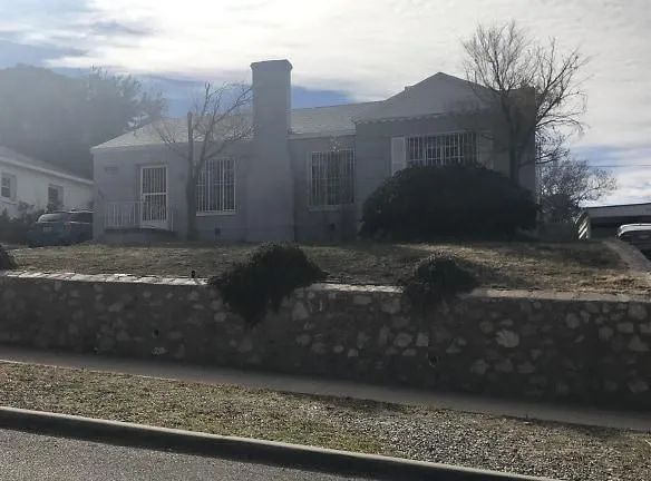 724 Kern Dr - El Paso, TX 79902 - Home For Rent