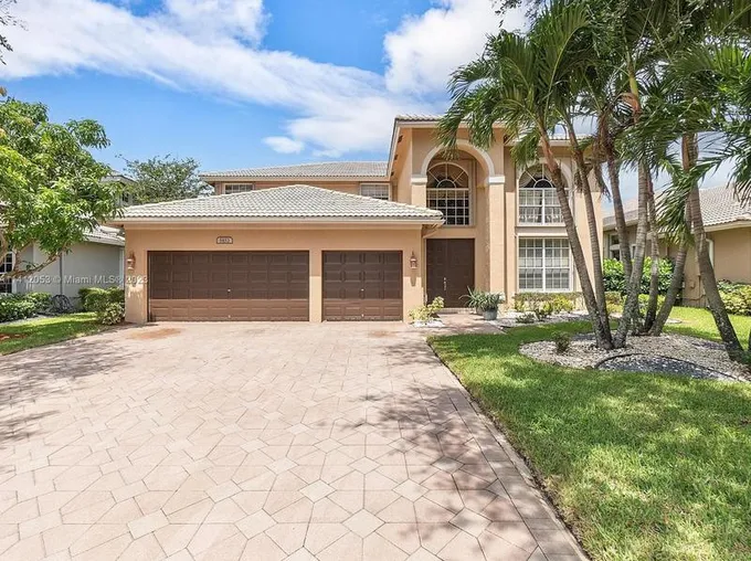 5853 NW 54th Cir, Coral Springs, FL 33067 - MLS A11412053 for Sale