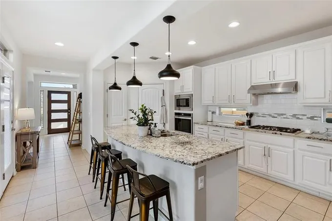 8916 Cattalo Ln, Austin, TX 78747 for Sale