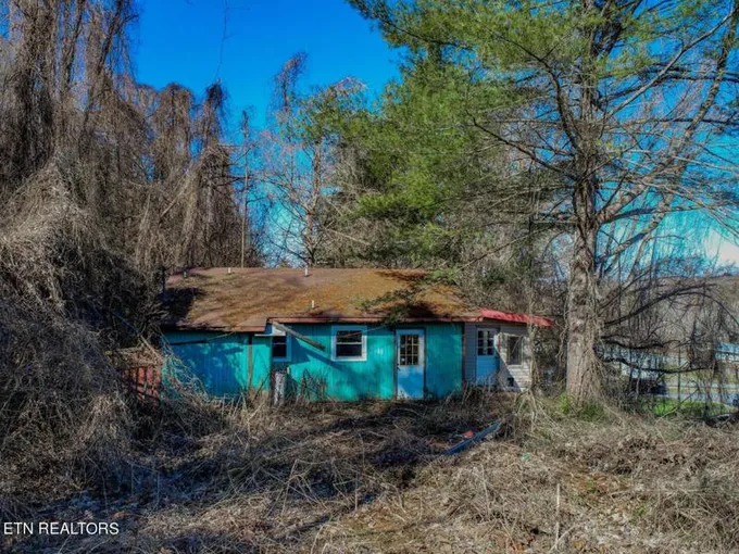 2453 TOP VIEW CIR, Sevierville, TN 37876 Single Family Residence For Sale  MLS# 1252041 for Rent