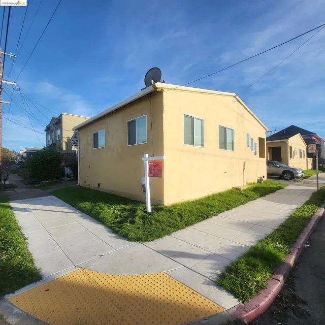 5726 Los Angeles, Oakland CA 94608 for Sale