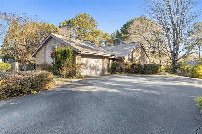 29 HICKORY WAY, Clemson, SC 29631 Single Family Residence For Sale  MLS# 20270586