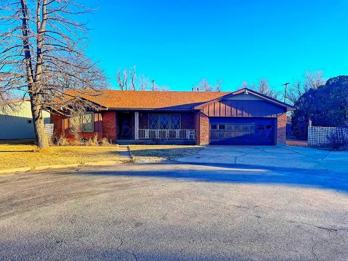 1909 Stark Circle, Perryton, TX 79070 for Sale