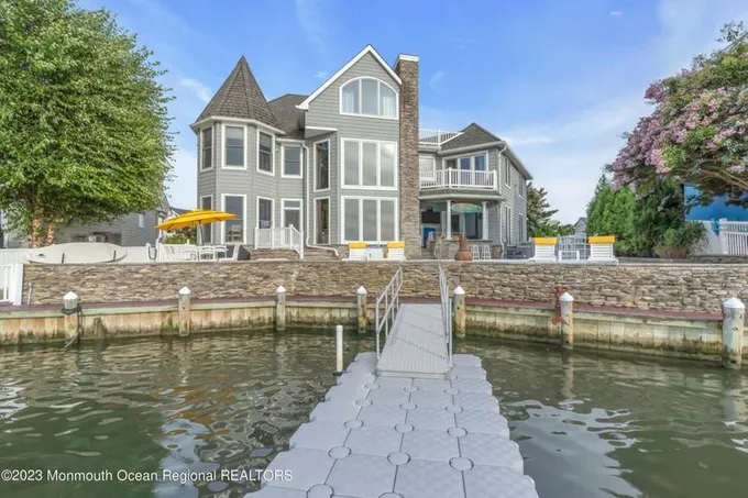 19 CAPTAINS CT, Manasquan, NJ 08736 Single Family Residence For Sale  MLS# 22403778