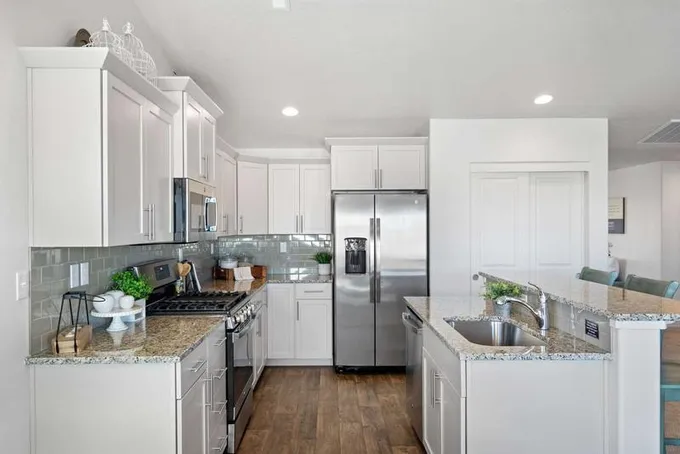 2480 NW Upas Way, Redmond, OR 97756  623997008 for Sale