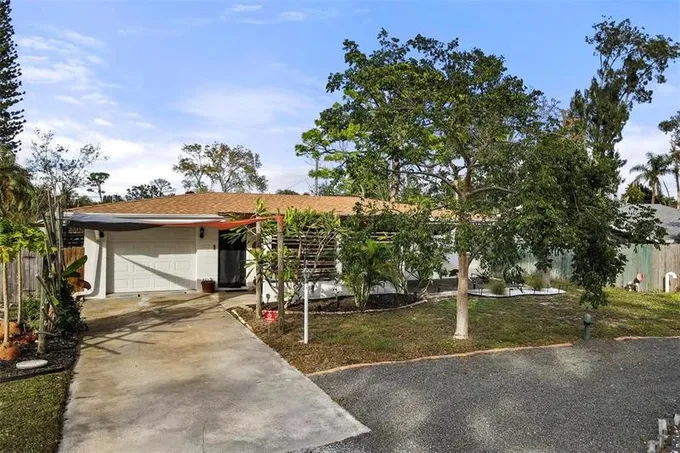 2717 Parma Street, Sarasota, FL 34231 for Sale