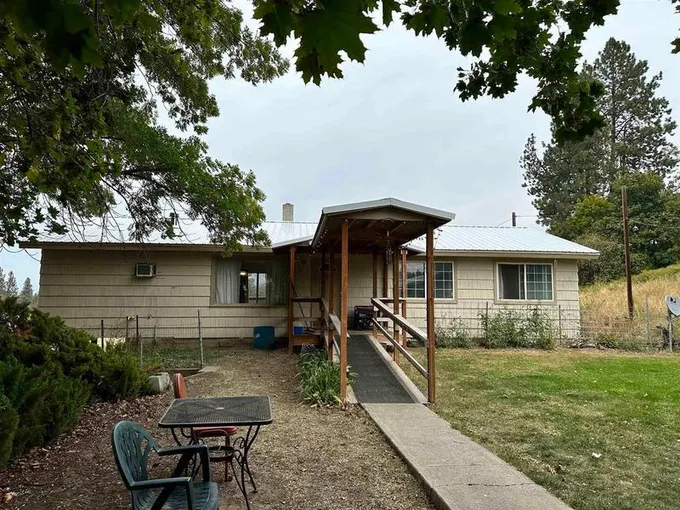 6678 B Highway, Davenport, WA 99122 for Sale