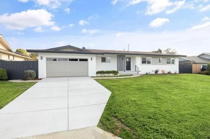 2810 Hemlock Pl, Fullerton, CA 92835 - MLS PW24025369 for Sale
