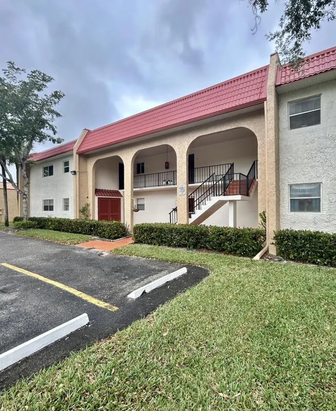 143 Lake Dora Dr, West Palm Beach, FL 33411 - MLS RX-10953399 for Rent
