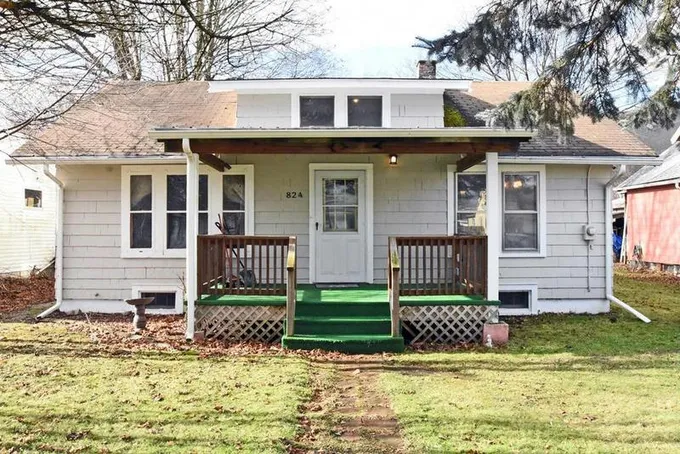 824 SYCAMORE ST, Elmira, NY 14904 Single Family Residence For Sale  MLS# 273517