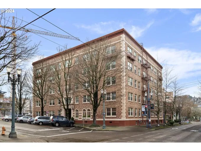 709 SW 16TH AVE 410, Portland OR 97205 for Sale