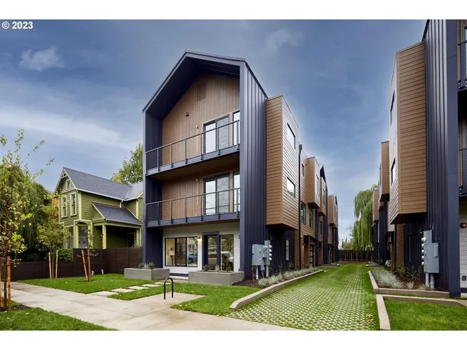 140 NE SACRAMENTO ST 160, Portland OR 97212 for Sale