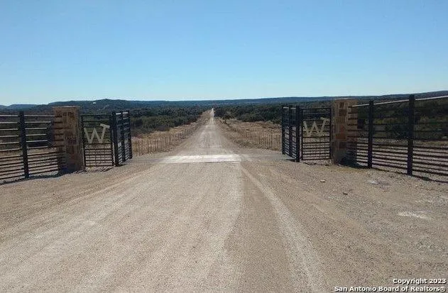 Uvalde, Uvalde County, TX House for sale Property ID: 416842897
