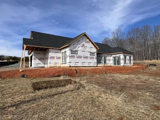 1157 Mayberry Hills WAY, Moneta, VA 24121  623742256 for Sale