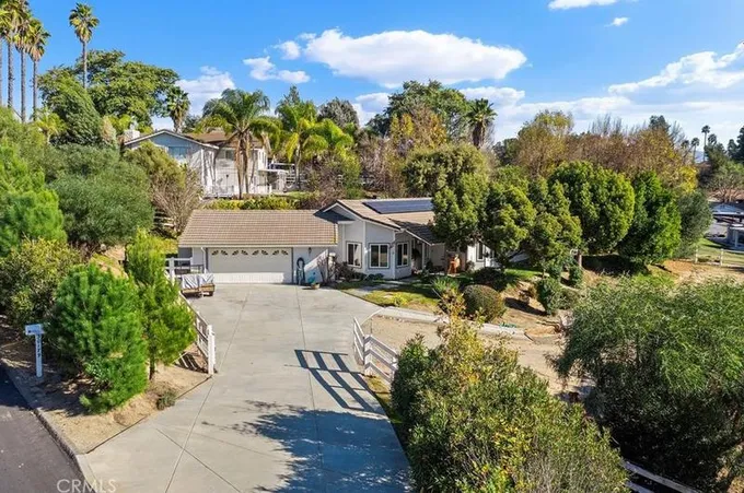 30179 Via Corsica, Temecula, CA 92591 - MLS SW24021584 for Sale