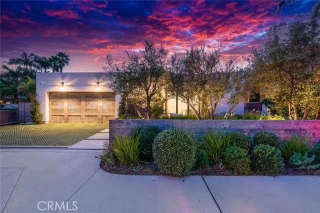 2325 East 16th Street, Newport Beach CA 92663 for Sale