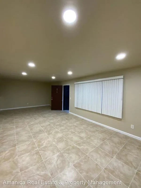 1405 E. Lynwood Dr. - 18  1405 E. Lynwood Dr. for Sale