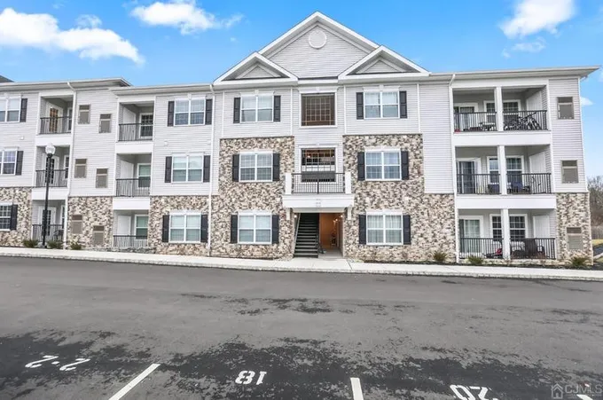 1135 Vanderbergh Blvd, Monroe Township, NJ 08831 - MLS 2407521R for Sale