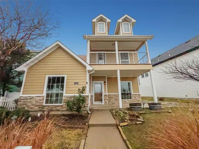 11017 Caldwell Ln, Fort Worth, TX 76179 for Sale